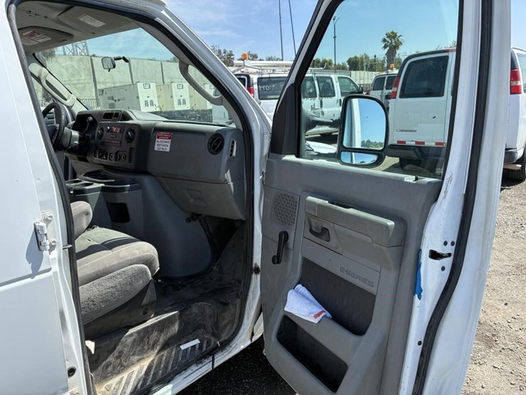 2012-gmc-sierra-2500-image-28