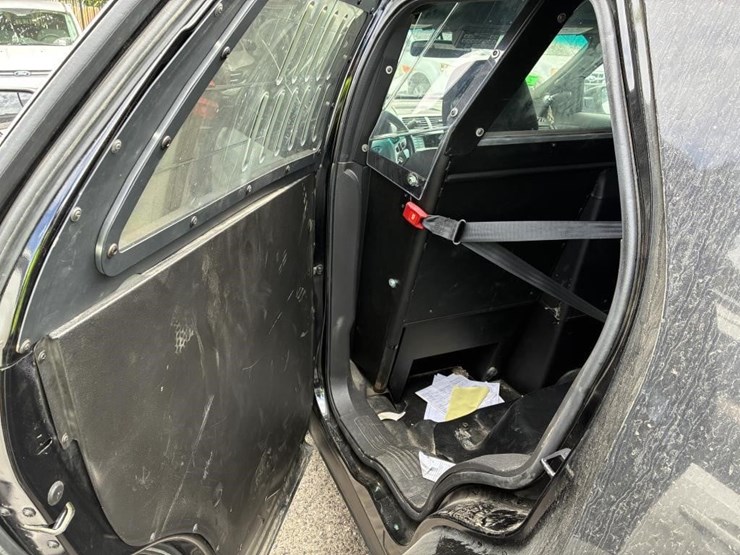 2015-ford-explorer-police-interceptor-image-15