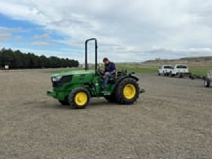 2020-john-deere-5075gl-image-63