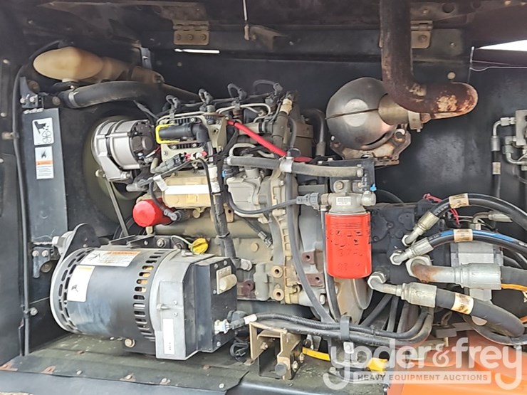 2016-jlg-460sj-image-22