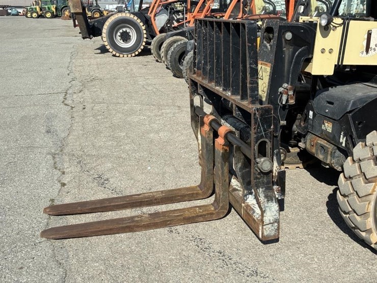 2015-jlg-g5-18a-image-5