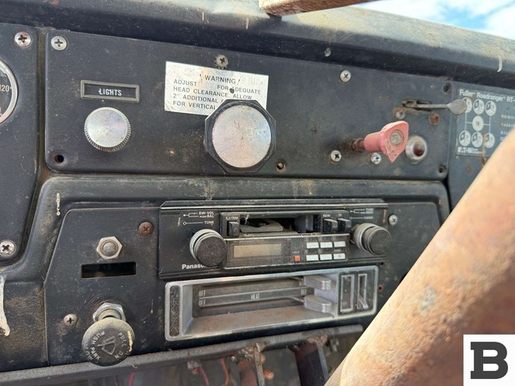 1977-international-fertilizer-truck-image-65