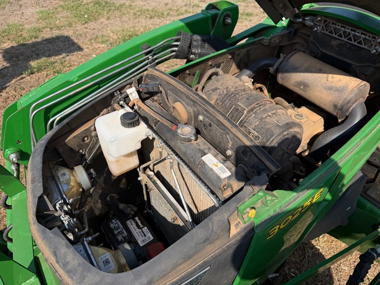 john-deere-3025e-image-12