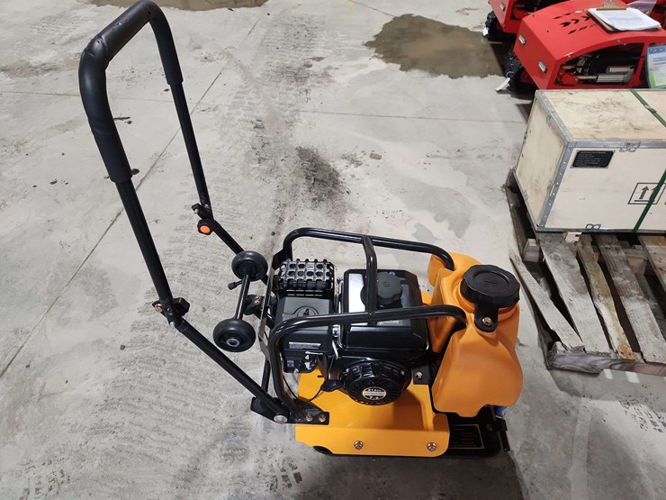 future-ft90-vibratory-plate-compactor-image-1