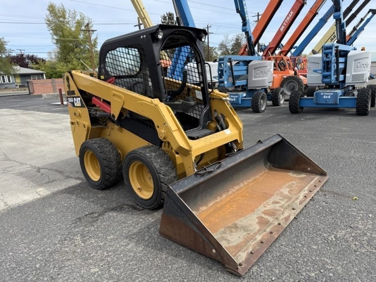 2017-caterpillar-226d-image-2