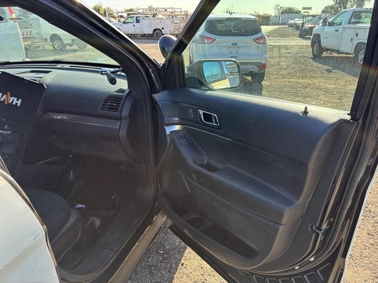 2017-ford-explorer-police-interceptor-image-9