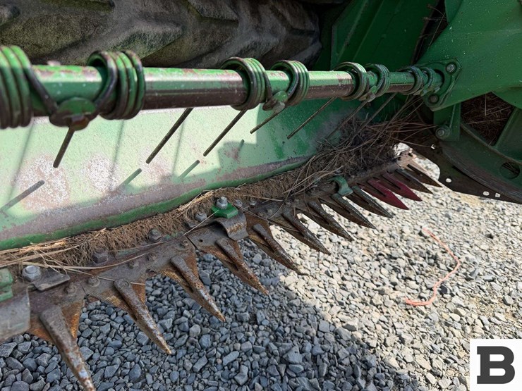 john-deere-820-image-39