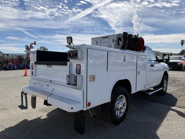 2024-dodge-2500-image-3