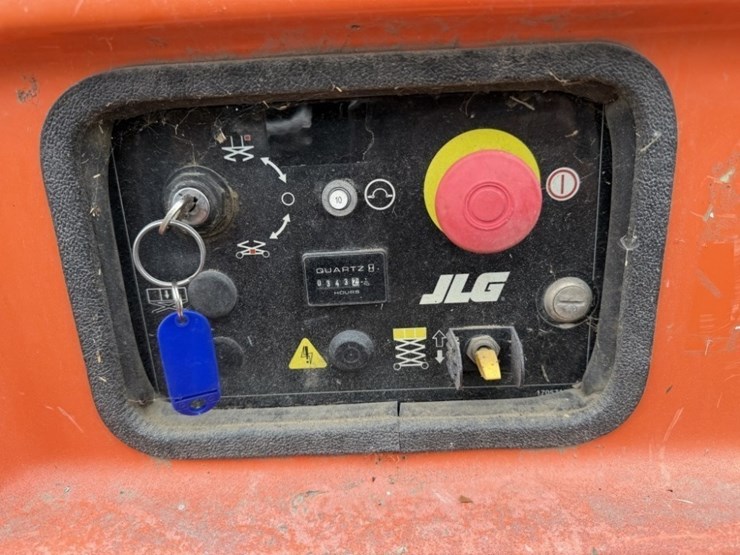 2014-jlg-4069le-image-13