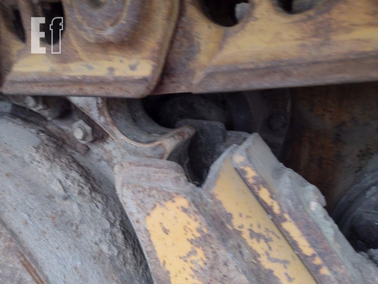 2018-caterpillar-d7e-image-34