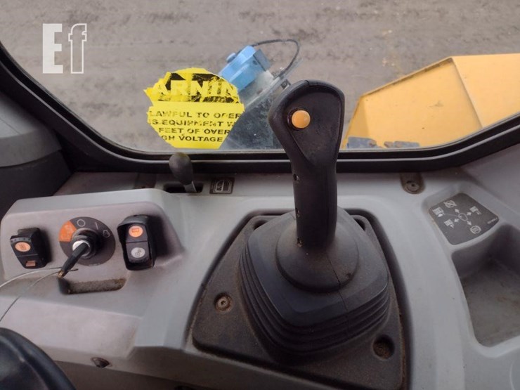 2018-caterpillar-d7e-image-12