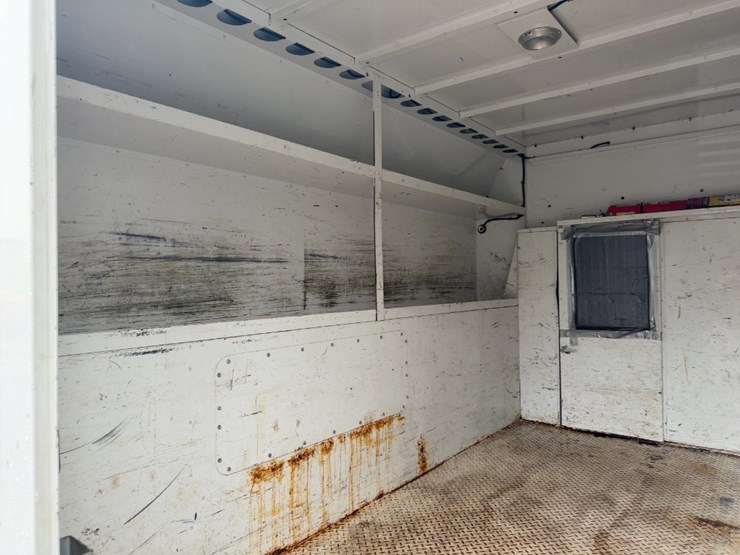 2011-ford-e350-image-15