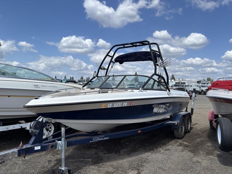 2001-unknown-trailer-image-1