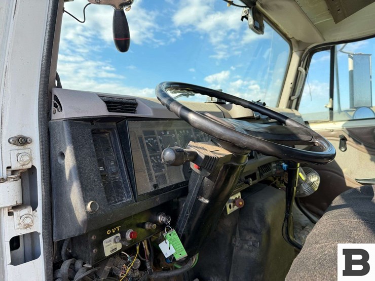 1998-international-f-4900-cab-&-chassis-truck-image-49