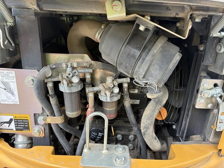 2023-deere-17g-image-24