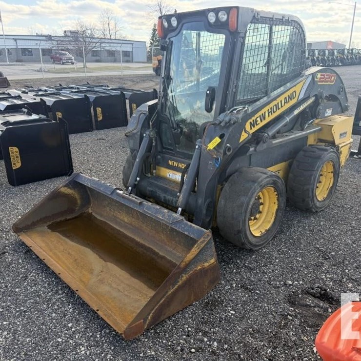 2016 NEW HOLLAND L220