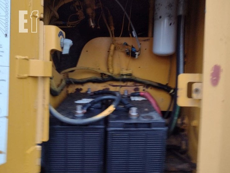 2005-deere-700h-lgp-image-44