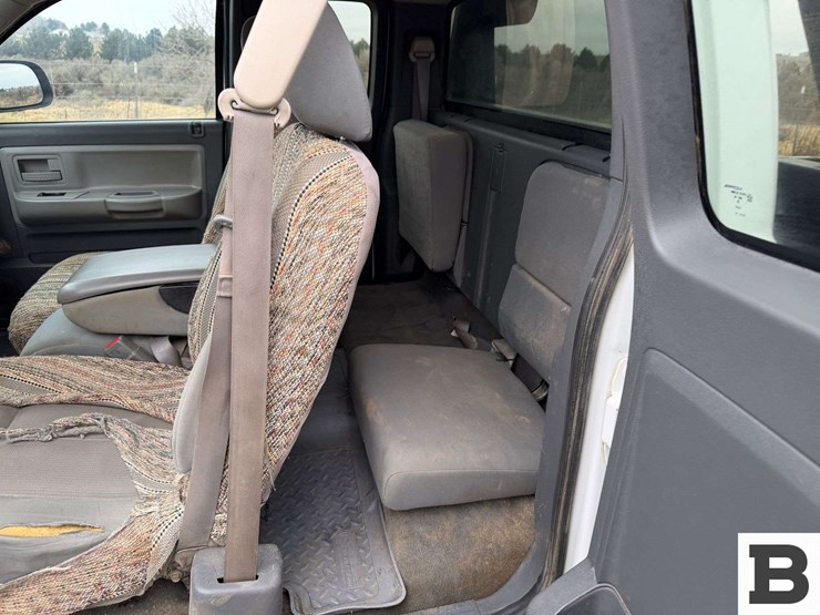 2005-dodge-dakota-image-23