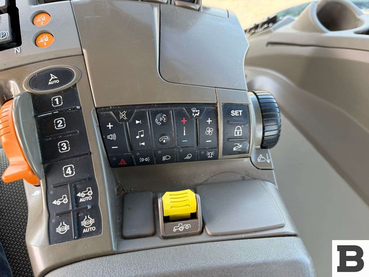 2021-john-deere-7r-210-image-80