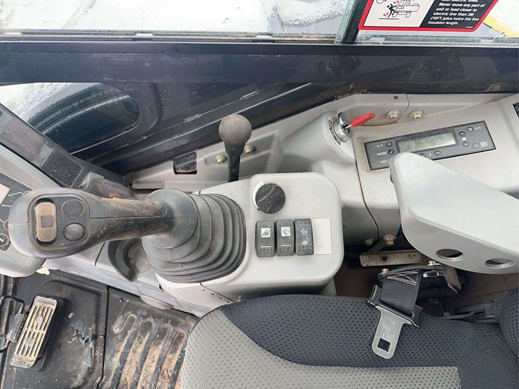 2019-deere-35g-image-27