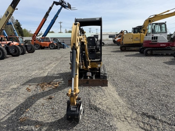 2017-caterpillar-301.7d-image-8
