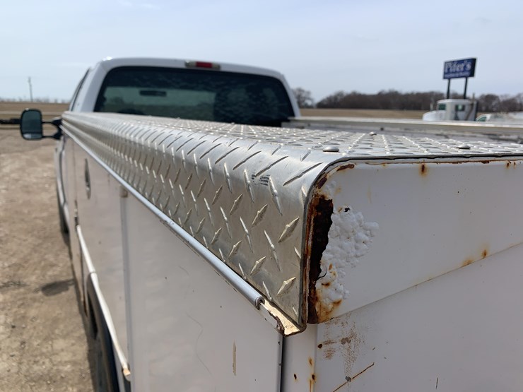 2004-ford-f350-image-28