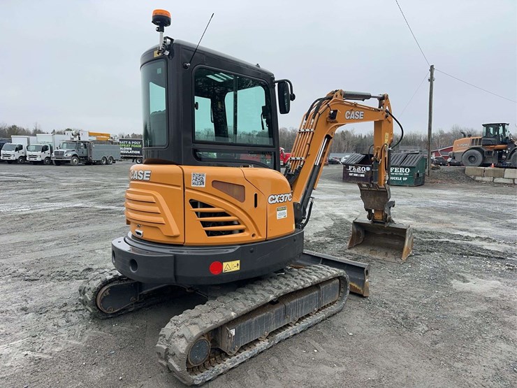 2024-case-cx37c-image-5
