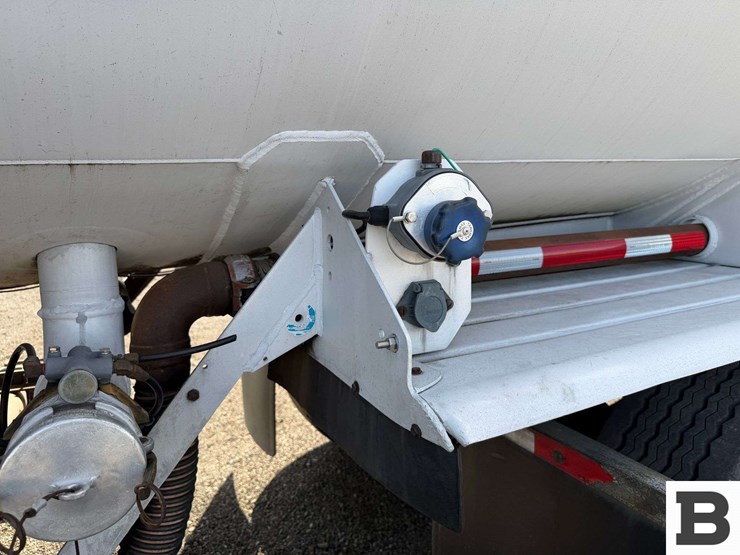 1990-beall-tanker-image-42