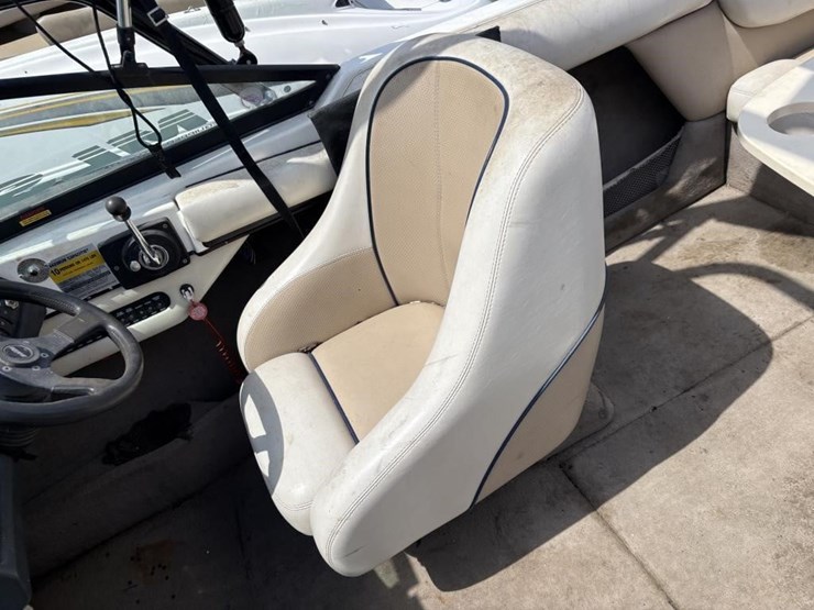 2001-unknown-trailer-image-11