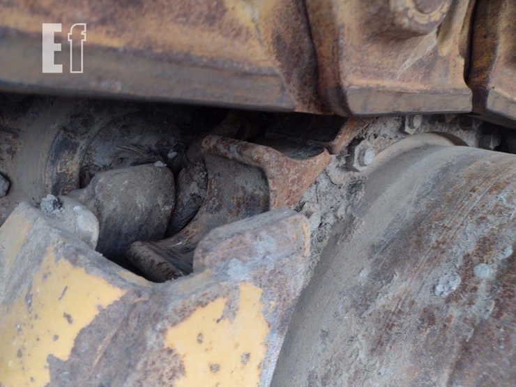 2018-caterpillar-d7e-image-24