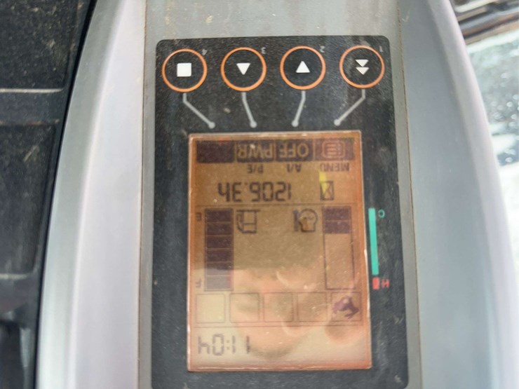 2019-deere-35g-image-32