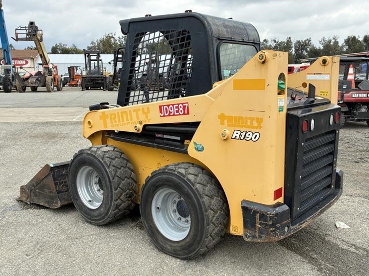 2019-gehl-r190-image-4