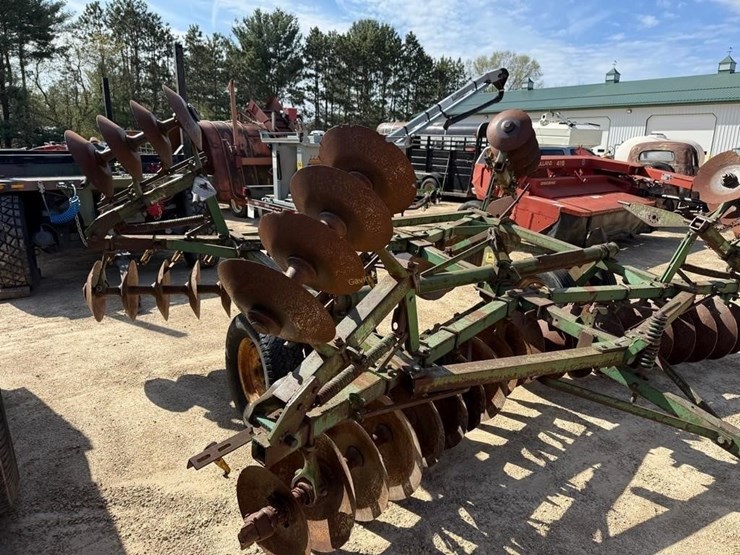 john-deere-16-image-4