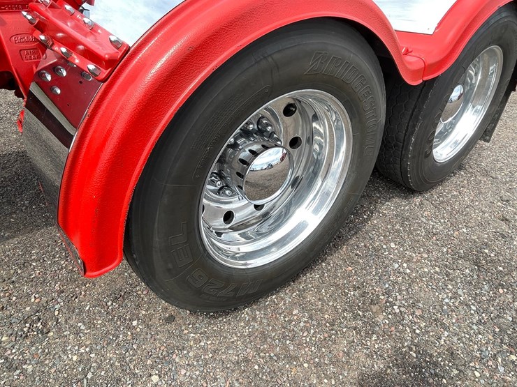 1976-peterbilt-359-image-38