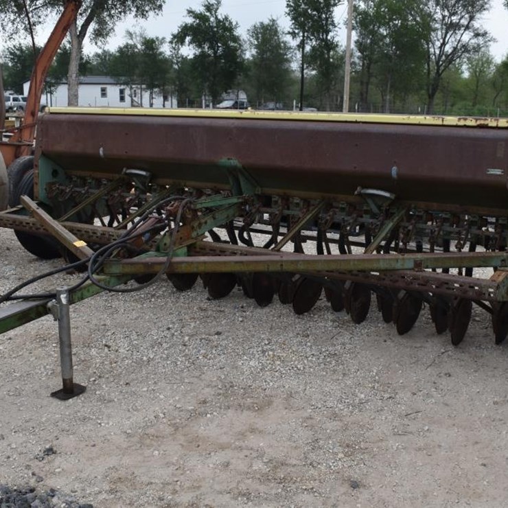 JOHN DEERE 8300