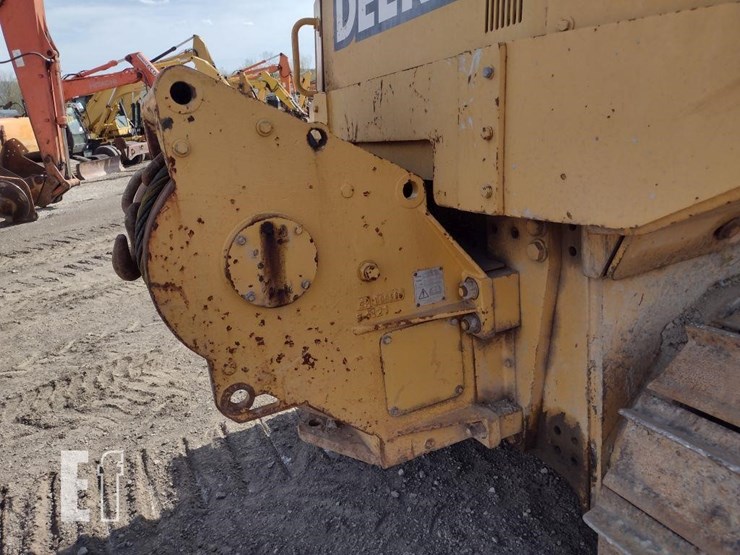 2005-deere-700h-xlt-image-34