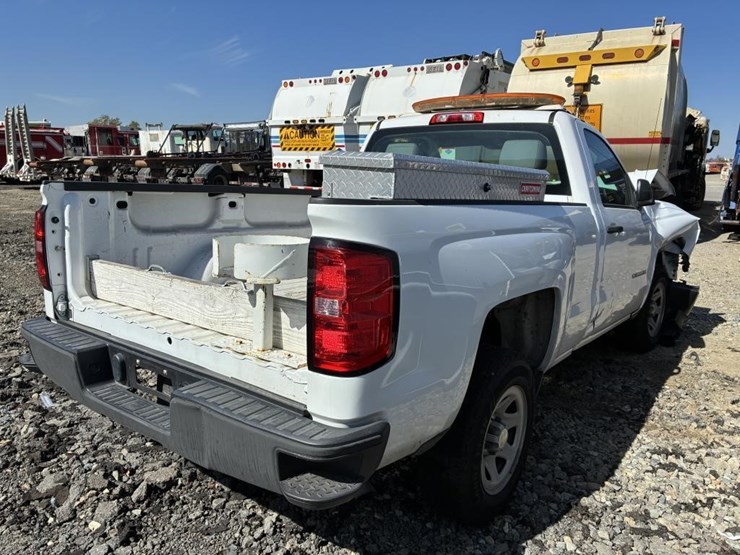 2015-chevrolet-silverado-1500-image-3