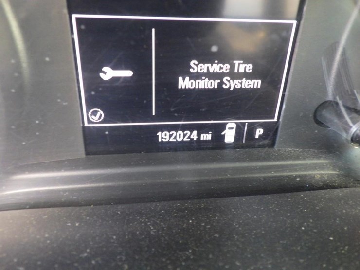 2020-chevrolet-1500-image-12