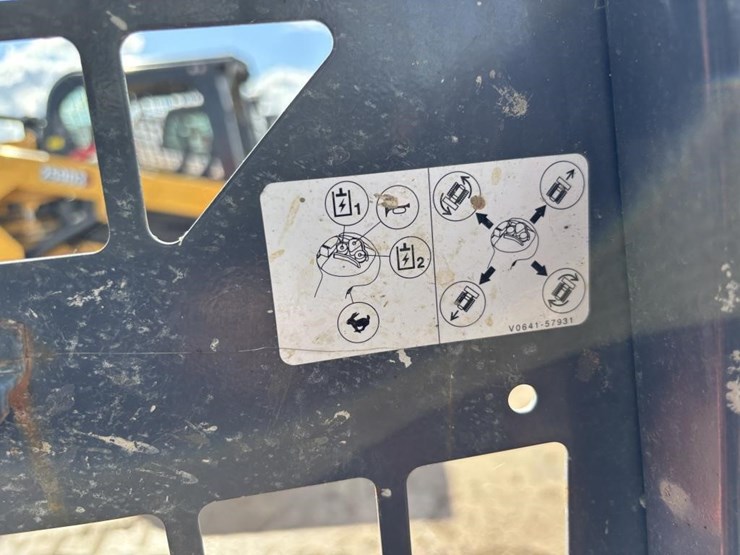 2021-kubota-svl75-2-image-21