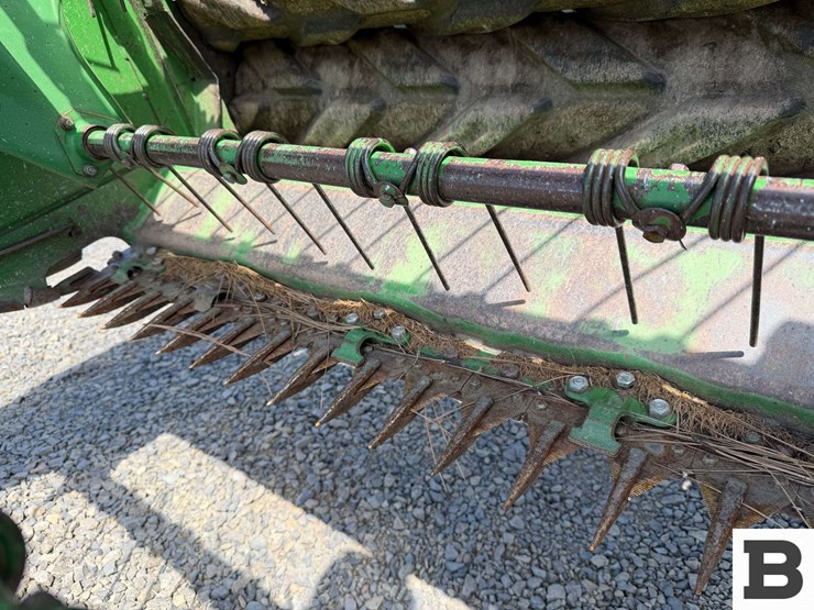 john-deere-820-image-41