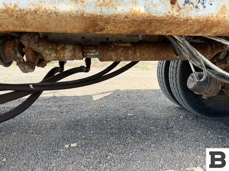 1977-international-fertilizer-truck-image-19