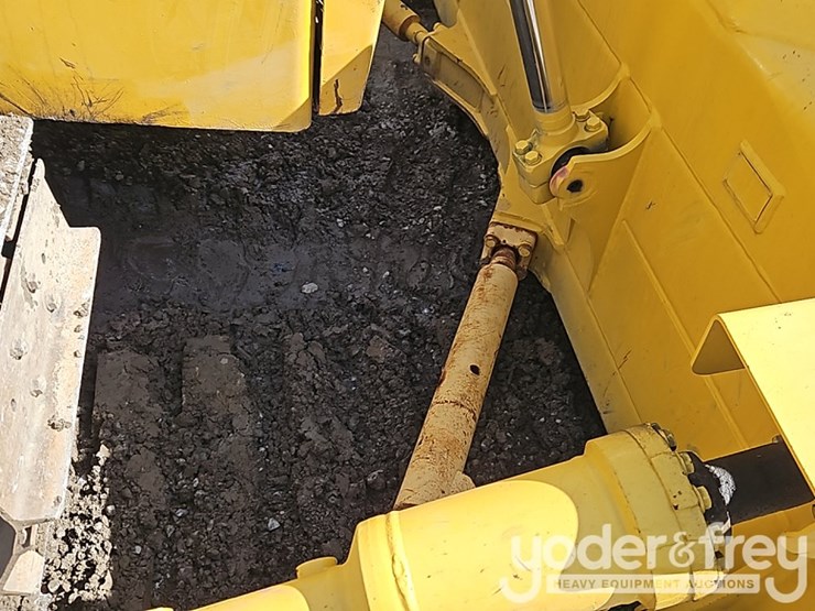 2005-komatsu-d65ex-15-image-14