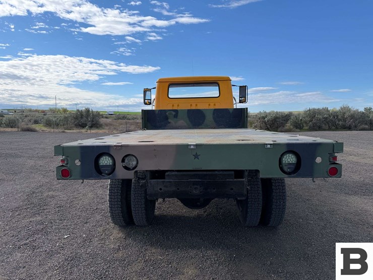 1985-international-1854-flatbed-truck-image-4