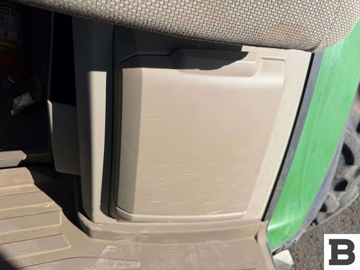 2021-john-deere-7r-210-image-77