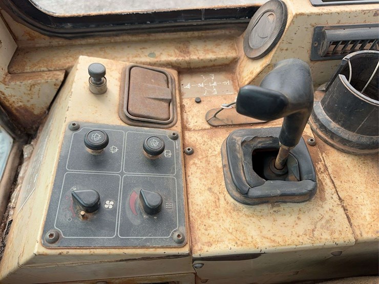 1997-caterpillar-d4c-xl-image-26