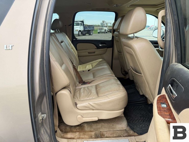 2007-chevrolet-suburban-1500-image-18