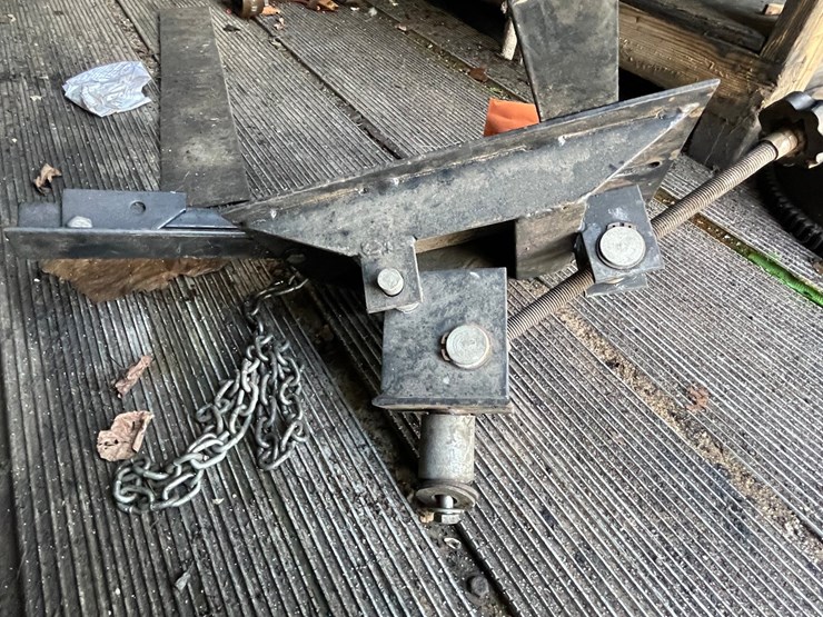 #10394-•-transmission-floor-jack-attachment-image-3