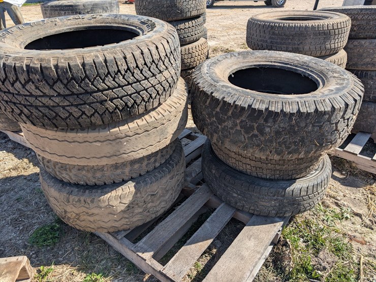#5489-•-bridgestone-and-dueler-a/t-image-4
