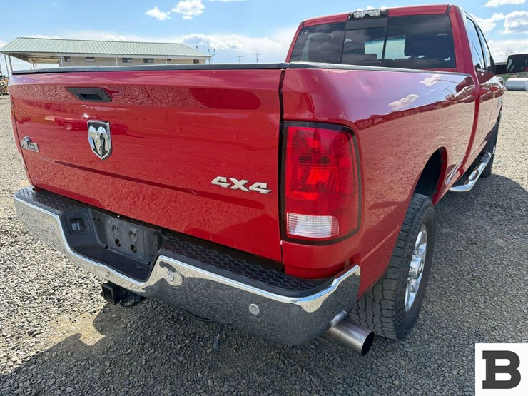 2016-dodge-2500-image-18