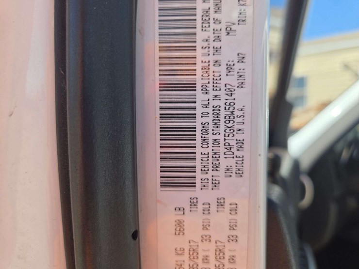 2011-dodge-nitro-image-18